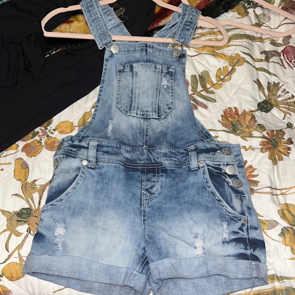 Overall shorts